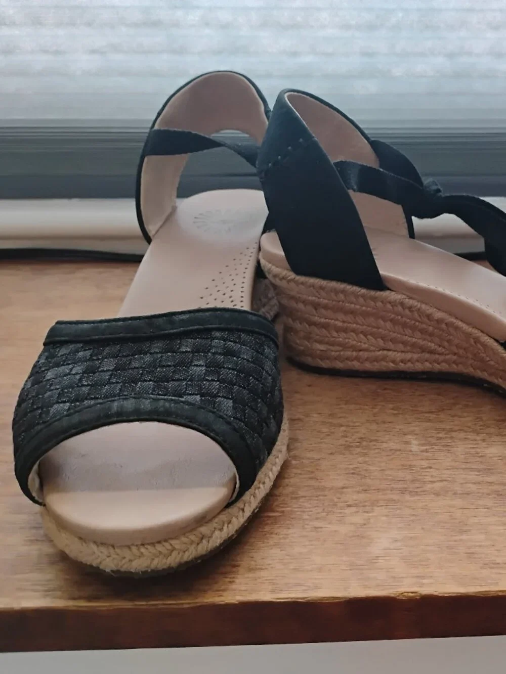 Ugg Yarrow Espadrille Sandals, Black, Size 9.5